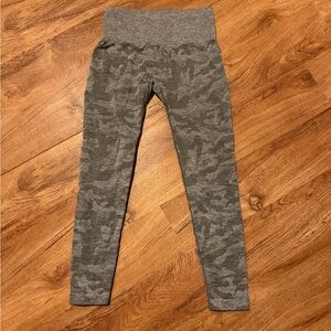 Women’s Large NVGTN Leggings